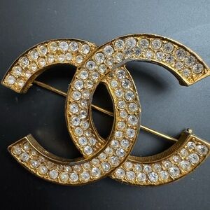 AUTH Chanel Vintage Rhinestone Gold Brooch